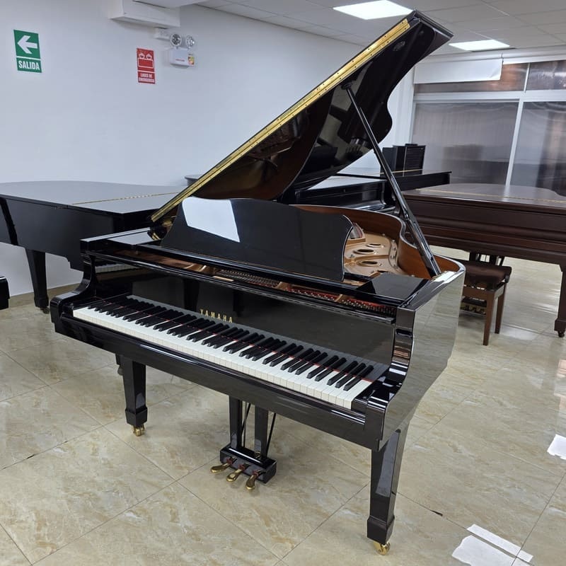 Yamaha C3 – Piano de Cola Seminuevo